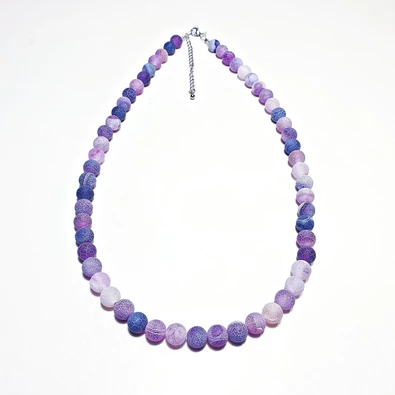 Roppantott matt lila achát gömb nyaklánc