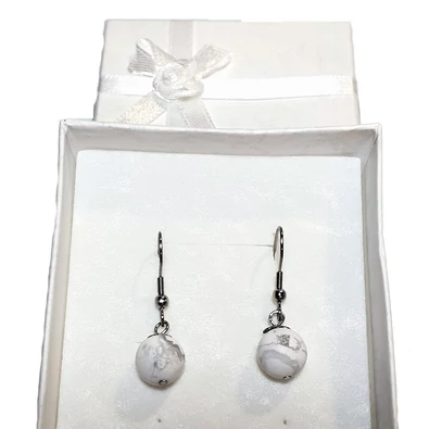 Howlit lógós fülbevaló